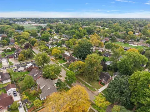 View/Area - 1485 Torrey, Grosse Pointe Woods, MI 48236 photo 3 of 5