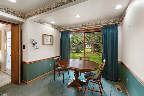 Dining - 1485 Torrey, Grosse Pointe Woods, MI 48236 photo 5 of 6