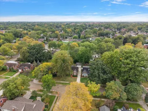 View/Area - 1485 Torrey, Grosse Pointe Woods, MI 48236 photo 1 of 5