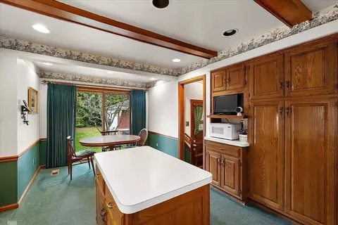 Kitchen - 1485 Torrey, Grosse Pointe Woods, MI 48236 photo 4 of 5