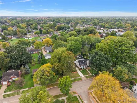 View/Area - 1485 Torrey, Grosse Pointe Woods, MI 48236 photo 2 of 5