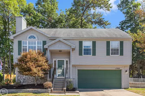 1385 Mill Crk, Waterford, MI 48327