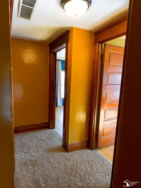 Entry Way - 824 Smith, Monroe, MI 48161 photo 2 of 4