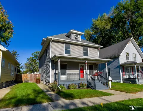 Exterior - 824 Smith, Monroe, MI 48161 photo 3 of 7