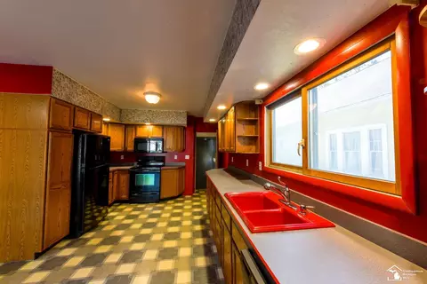 Kitchen - 824 Smith, Monroe, MI 48161 photo 3 of 3
