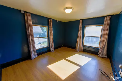 Bedroom - 824 Smith, Monroe, MI 48161 photo 5 of 9