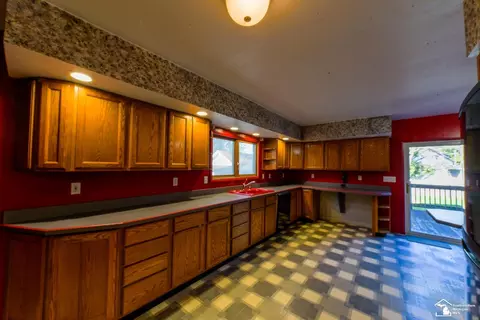 Kitchen - 824 Smith, Monroe, MI 48161 photo 2 of 3