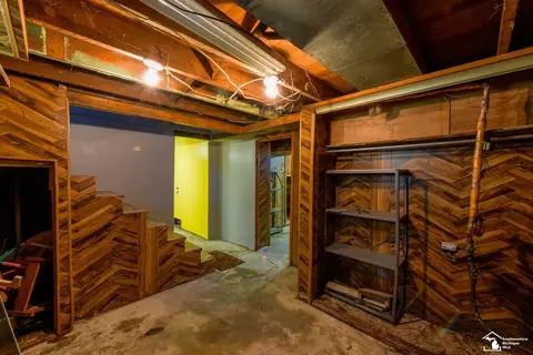 Entry Way - 824 Smith, Monroe, MI 48161 photo 4 of 4