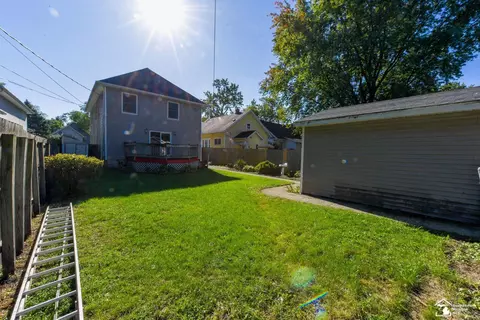 Exterior - 824 Smith, Monroe, MI 48161 photo 6 of 7
