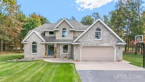 7794 N Lake Bluff 05 Dr, Gladstone, MI 49837