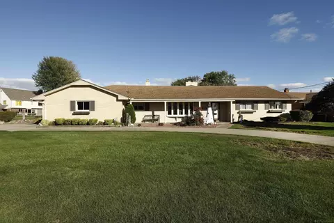 39460 W Archer, Harrison Township, MI 48045