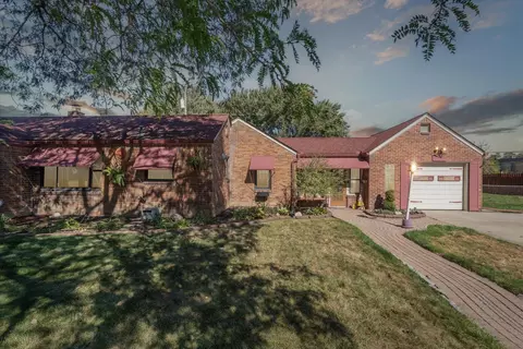 22115 Harper Lk, Saint Clair Shores, MI 48080
