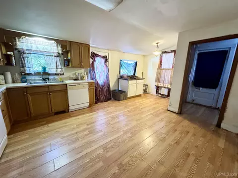 329 Maple, Amasa, MI 49903 photo 5