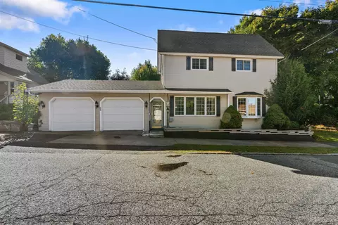 85 2nd, Laurium, MI 49913