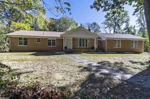 2285 E Gunn, Rochester, MI 48306
