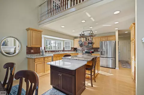 Kitchen - 19312 River Vly, Macomb, MI 48044 photo 2 of 3