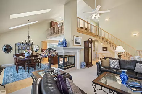 Living - 19312 River Vly, Macomb, MI 48044 photo 2 of 4