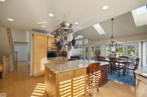Kitchen - 19312 River Vly, Macomb, MI 48044 photo 3 of 3