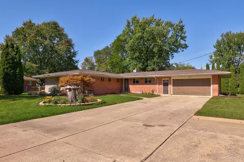 2671 Haenlein, Saginaw, MI 48603