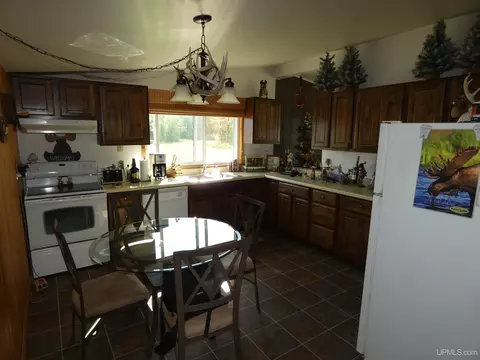 13 Oak, White Pine, MI 49971 photo 12