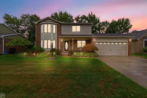 26112 Birchcrest, Chesterfield, MI 48051