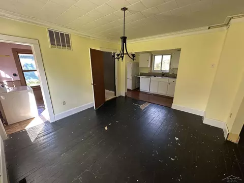 Dining - 4885 Diener, Hemlock, MI 48626 photo 1 of 2