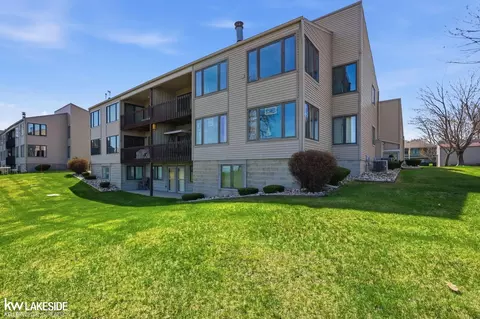7226 2nd, Lakeport, MI 48059