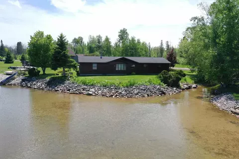 2039 S Riverside, Sault Sainte Marie, MI 49783