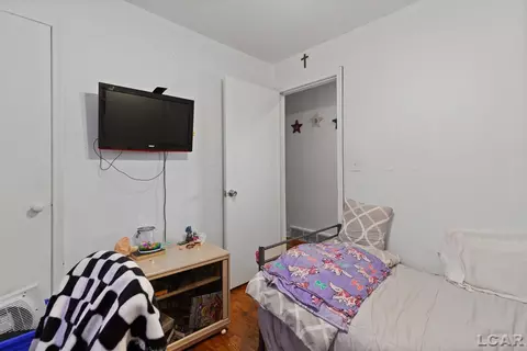 Bedroom - 11250 N Custer, Dundee, MI 48131 photo 4 of 8