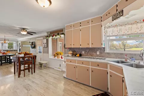 Kitchen - 11250 N Custer, Dundee, MI 48131 photo 3 of 6