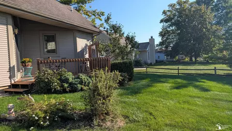 Exterior - 2583 Vivian, Monroe, MI 48162 photo 3 of 13