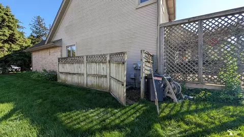 Exterior - 2583 Vivian, Monroe, MI 48162 photo 9 of 13