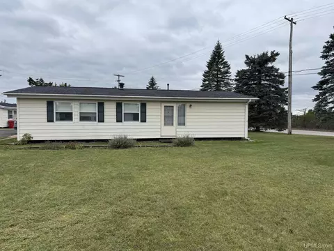 102 Caribou, Gwinn, MI 49841