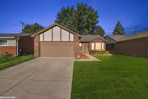 22445 Amherst, Saint Clair Shores, MI 48081