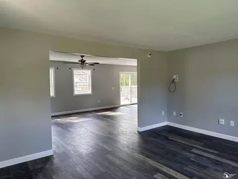 Living - 7875 Forrestway, Monroe, MI 48161 photo 2 of 4
