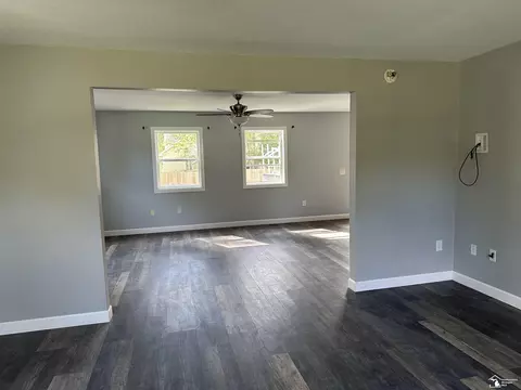 Living - 7875 Forrestway, Monroe, MI 48161 photo 3 of 4