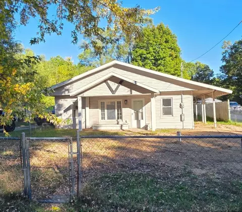 16 S Densmore, Muskegon, MI 49442