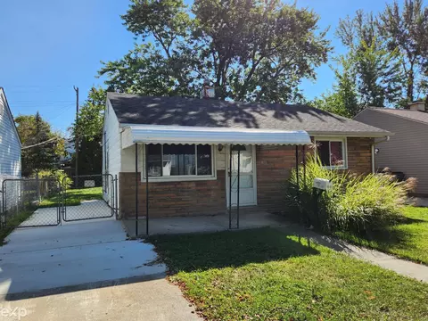 1320 E Goulson, Hazel Park, MI 48030