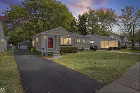 29784 Commonwealth, Roseville, MI 48066
