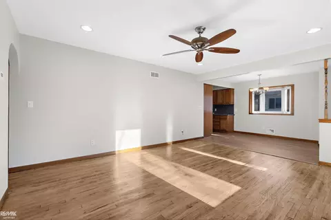 Living - 1607 Michigan, Algonac, MI 48001 photo 3 of 4