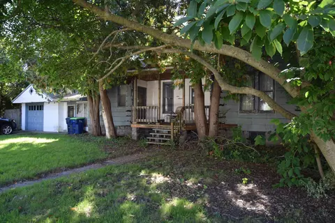 900 E Fulton, Bay City, MI 48706
