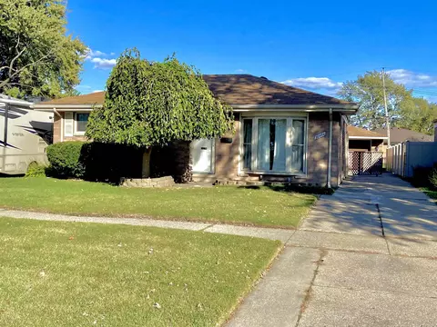 30464 Hayes, Roseville, MI 48066