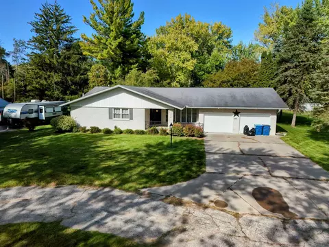 1056 W W Ctr, Essexville, MI 48732