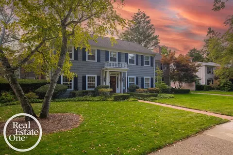 69 Touraine, Grosse Pointe Farms, MI 48236