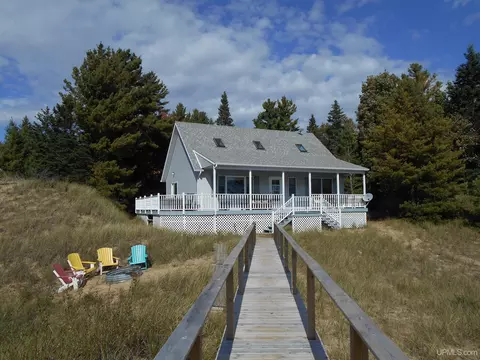 3873 W Michibay, Gulliver, MI 49840