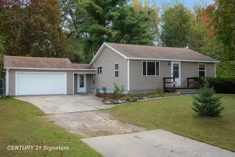 671 S Woodcock, Midland, MI 48640