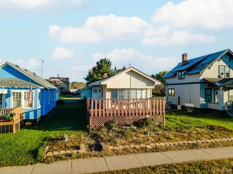 816 W Adams, Iron River, MI 49935