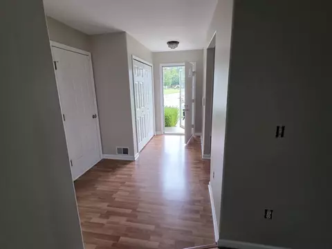 Entry Way - Undisclosed, Flushing, MI 48433 photo 1 of 2