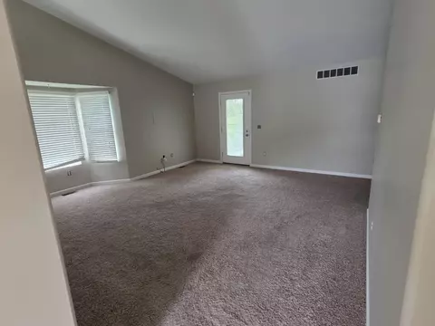 Living - Undisclosed, Flushing, MI 48433 photo 1 of 2