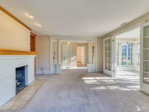 Living - 151 N Macomb, Monroe, MI 48161 photo 4 of 4